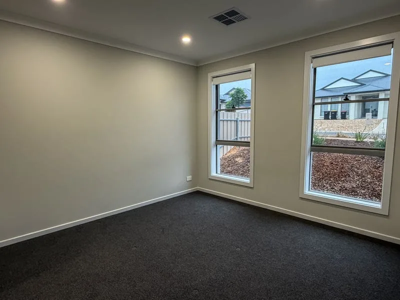 Spacious Newly Built 4-Bedroom SIL Murray Bridge — Home image 6