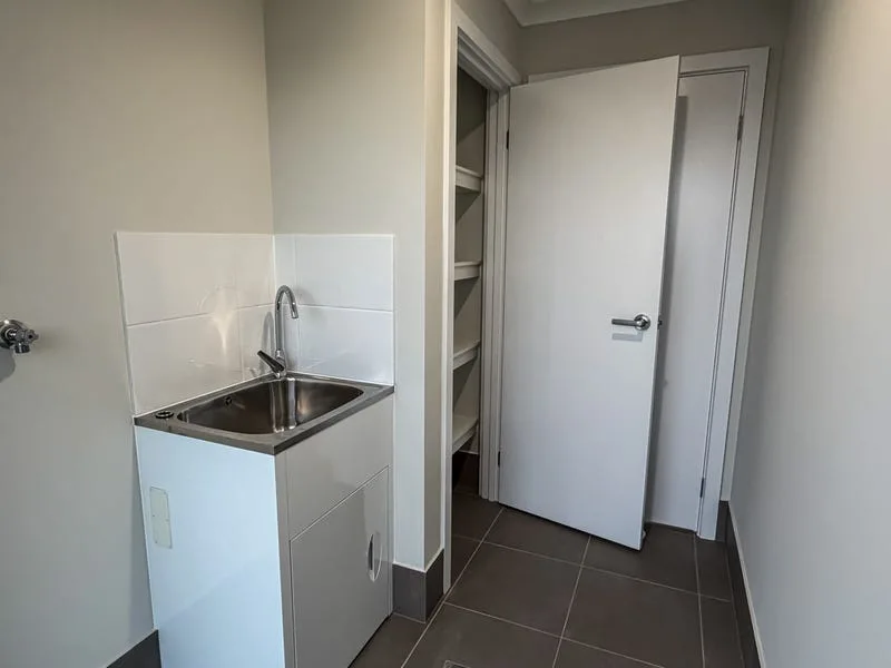 Spacious Newly Built 4-Bedroom SIL Murray Bridge — Home image 9