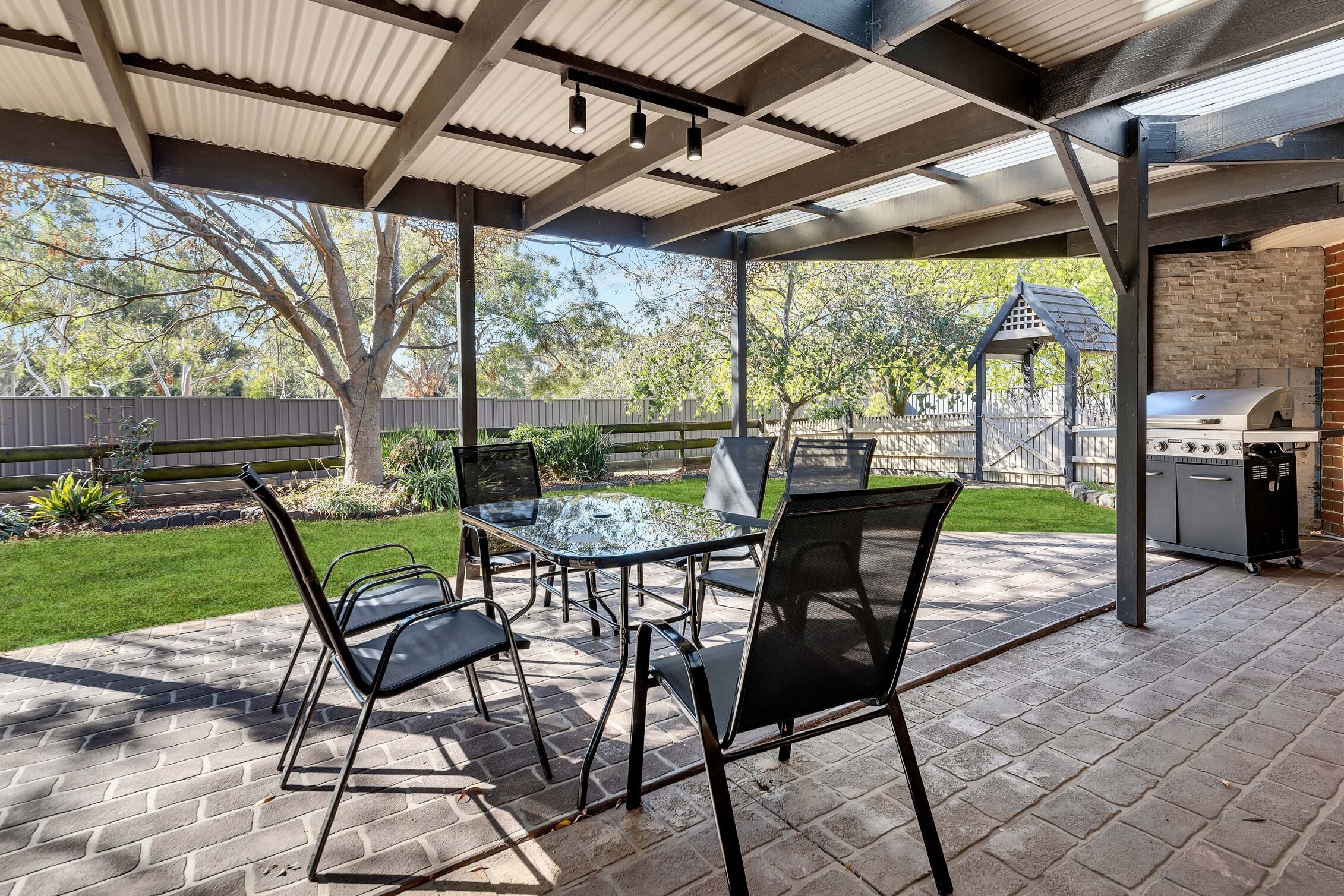 Your Cozy Haven: A Place to Feel Right at Home in Cranbourne South — Home image 15