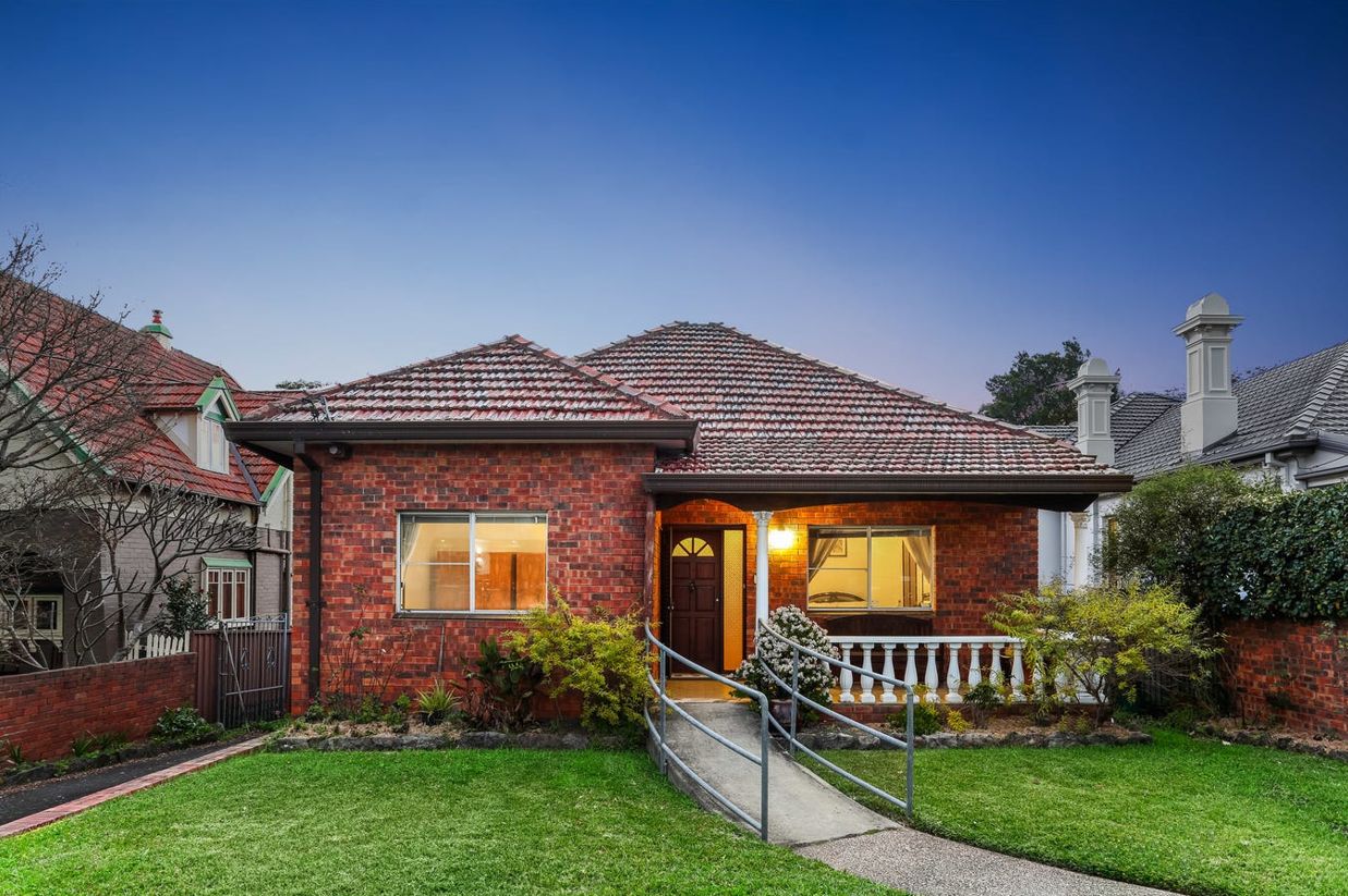 Charming and Accessible SIL Home in Amazing Location — Home image 3