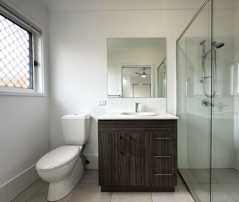 SIL Home in Fernvale — Home image 3