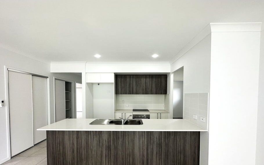 SIL Home in Fernvale — Home image 6