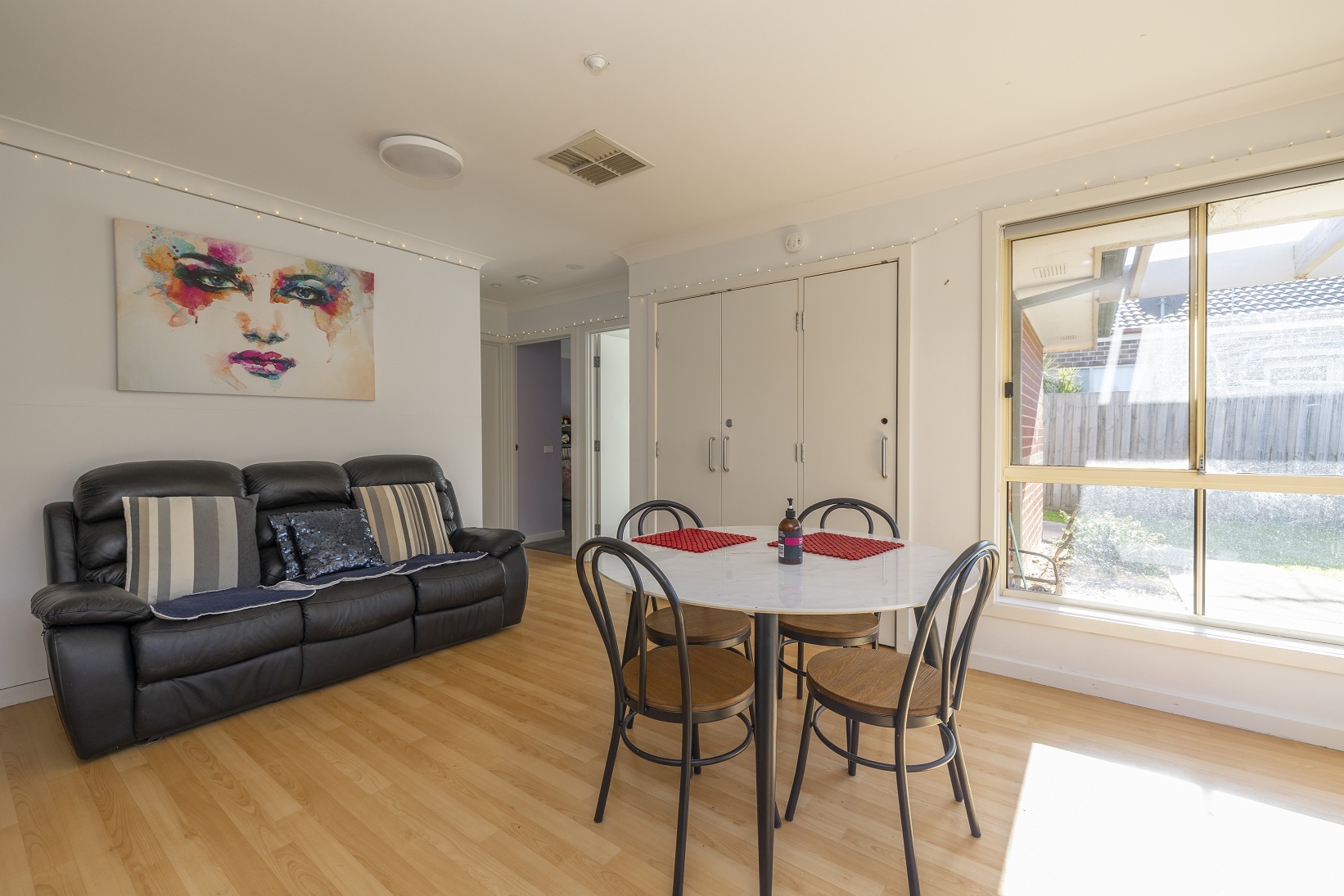 Charming unit close to all the amenities — Home image 2
