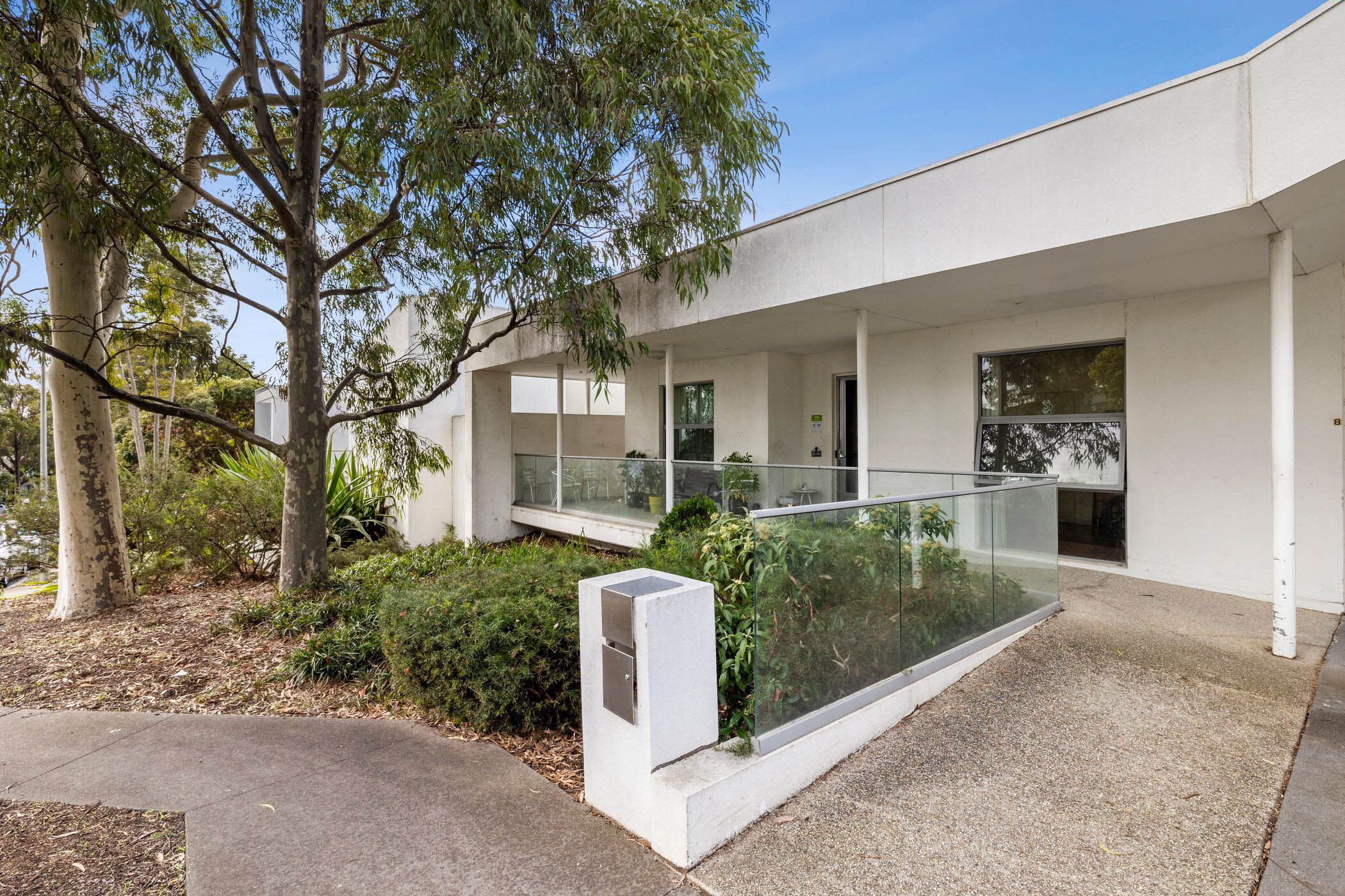 Kew SDA 694 — Home image 2