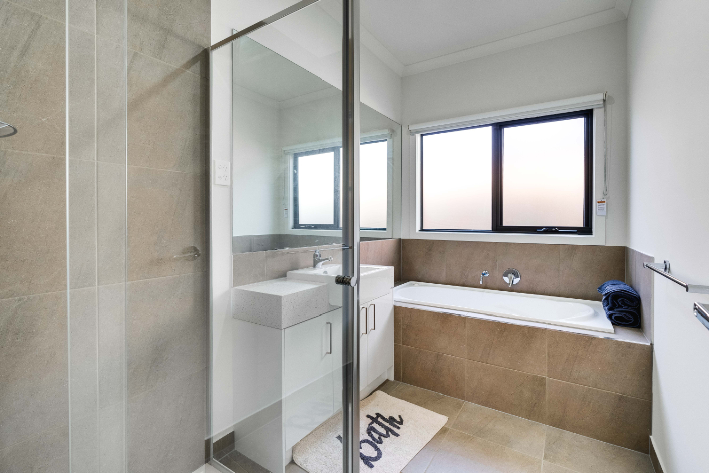 Deluxe 4-Bedroom SIL/STA Home - Calm & Routine-Focused - Carrum Downs — Home image 7