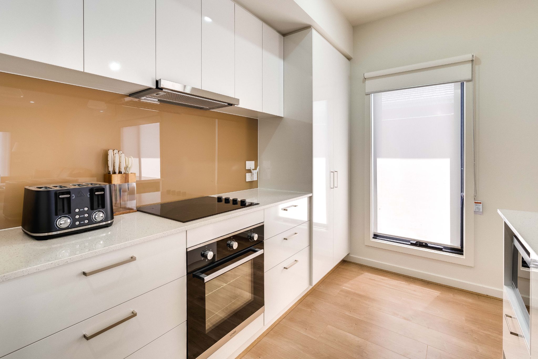 Deluxe 4-Bedroom SIL/STA Home - Calm & Routine-Focused - Carrum Downs — Home image 4