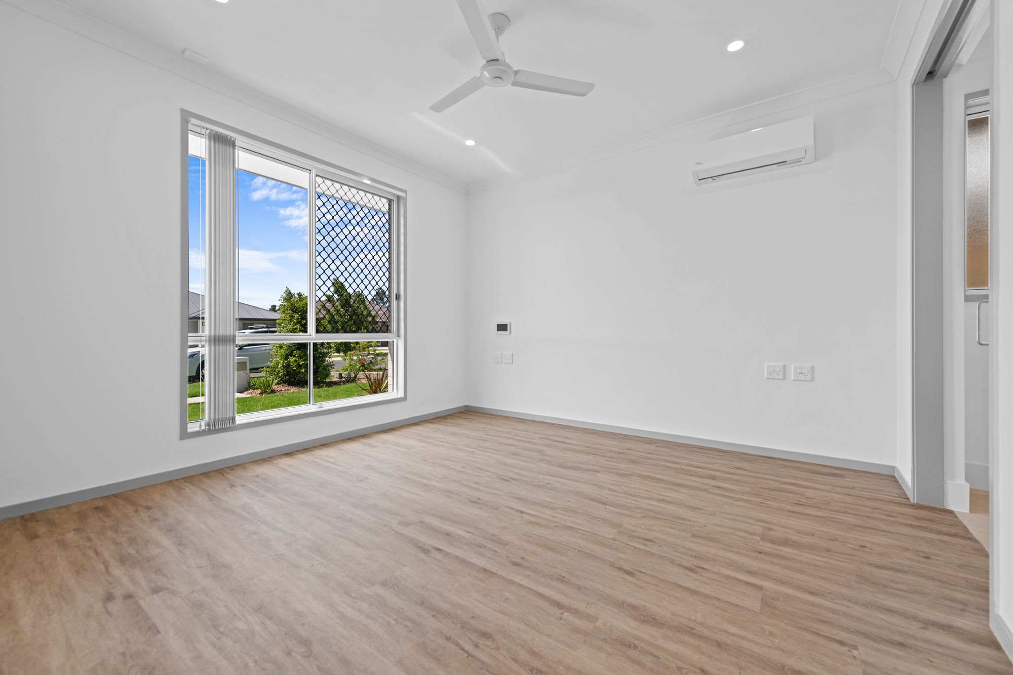 3 BR HPS Home with Ensuites & OOA – Rosewood — Home image 3