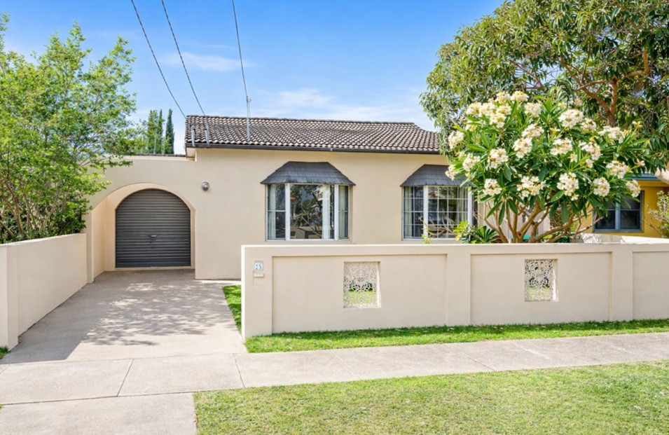 Supported beachside living with pool and shops in walking distance — Home image 2