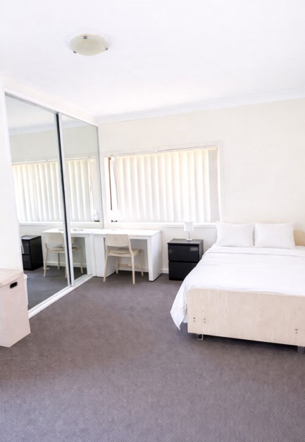 Supported beachside living with pool and shops in walking distance — Home image 3