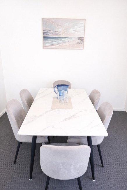 Supported beachside living with pool and shops in walking distance — Home image 4
