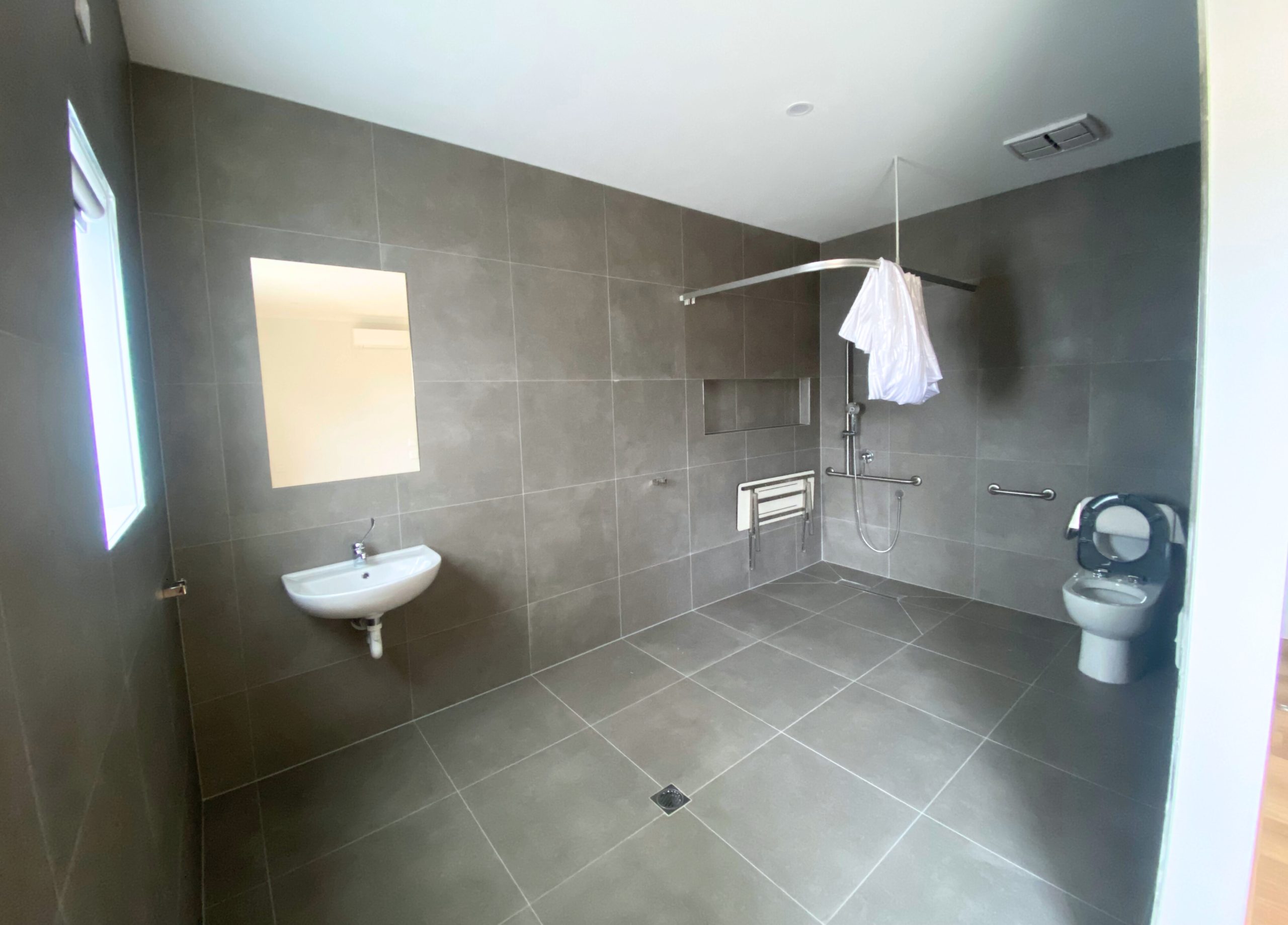 GIOVANNI HPS/BARIATRIC & VILLA - Charlemont, Victoria — Home image 15