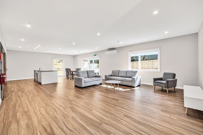 Expansive SDA a stones throw from the Beach — Home image 5
