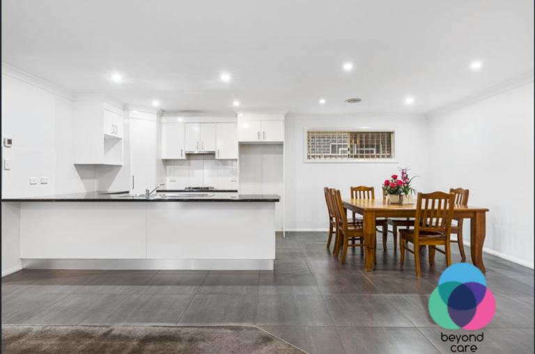 A lovely 4-bedroom single storey house in Orange — Home image 4