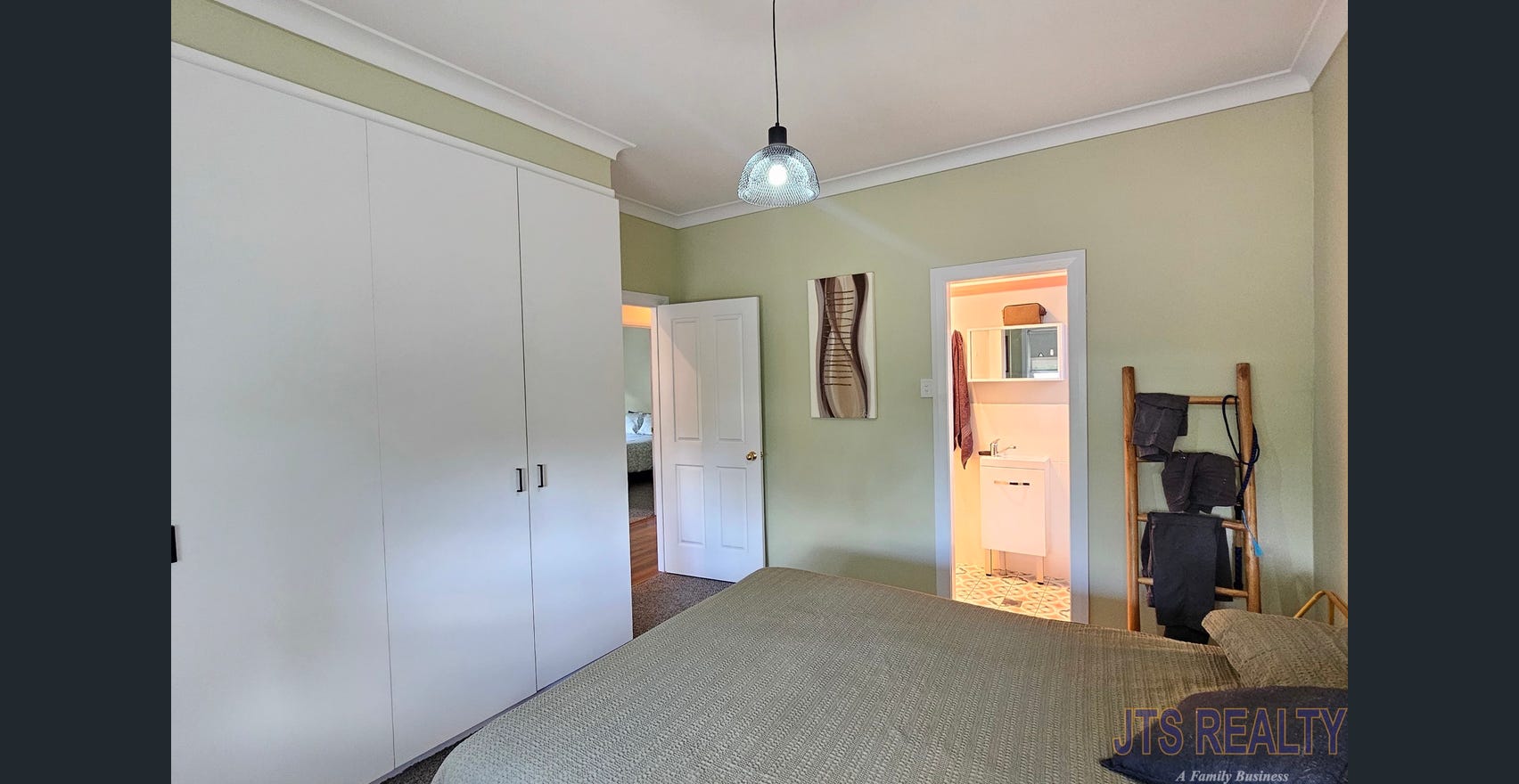 Muswellbrook - unique rural retreat with deck, pool, spa & private river access — Home image 5