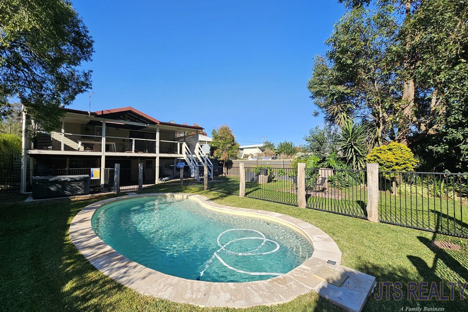 Muswellbrook - unique rural retreat with deck, pool, spa & private river access — Home image 15