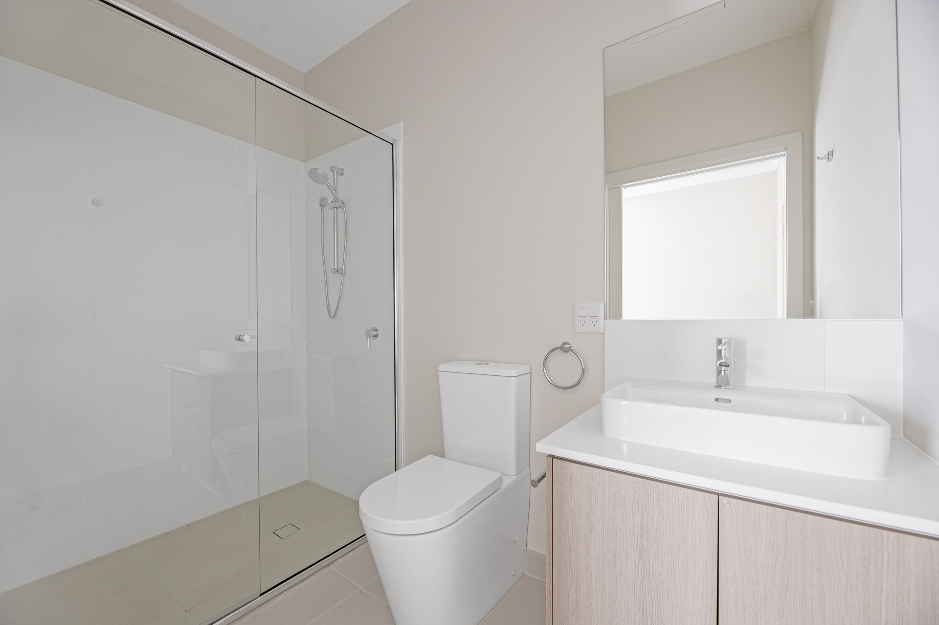 1-bedroom Sunbury High Physical Support villa with OOA — Home image 3