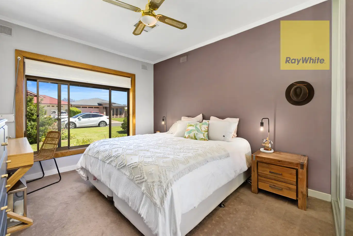SIL House in Marion. Near to Marion Shopping Centre & Aquatic Centre — Home image 3