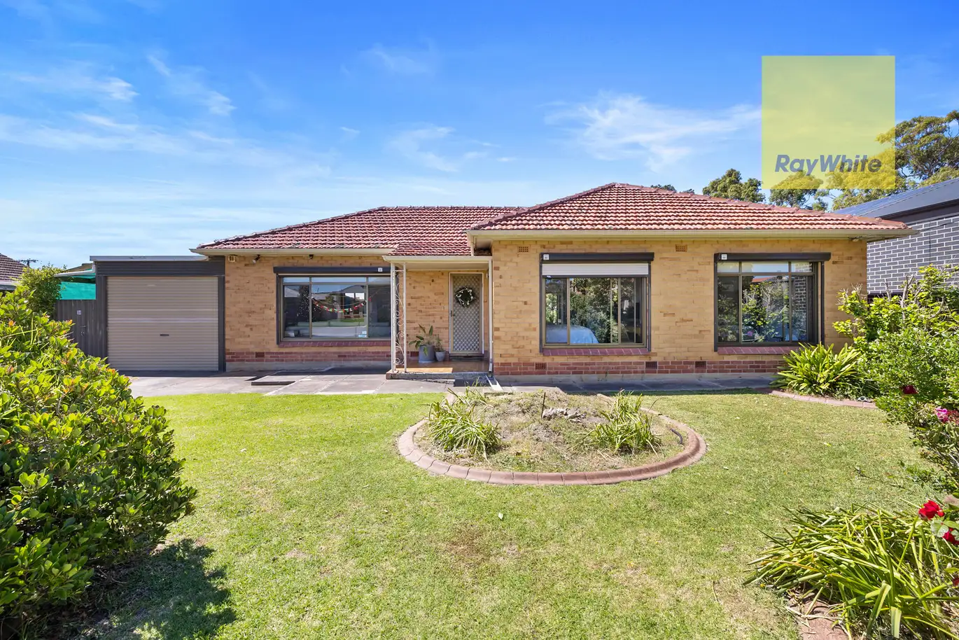 SIL House in Marion. Near to Marion Shopping Centre & Aquatic Centre — Home image 4