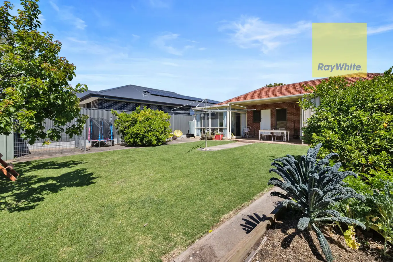 SIL House in Marion. Near to Marion Shopping Centre & Aquatic Centre — Home image 5