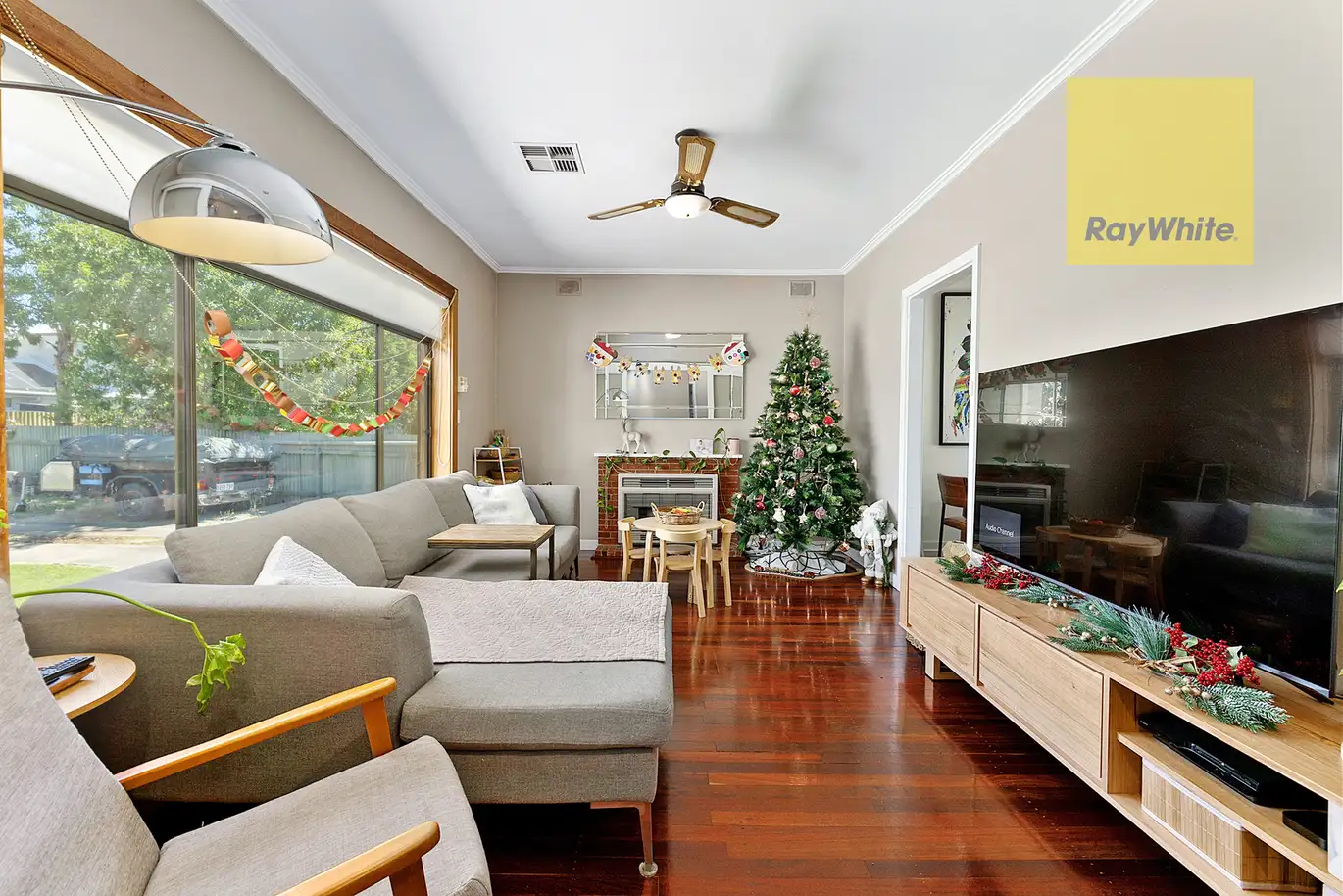 SIL House in Marion. Near to Marion Shopping Centre & Aquatic Centre — Home image 6