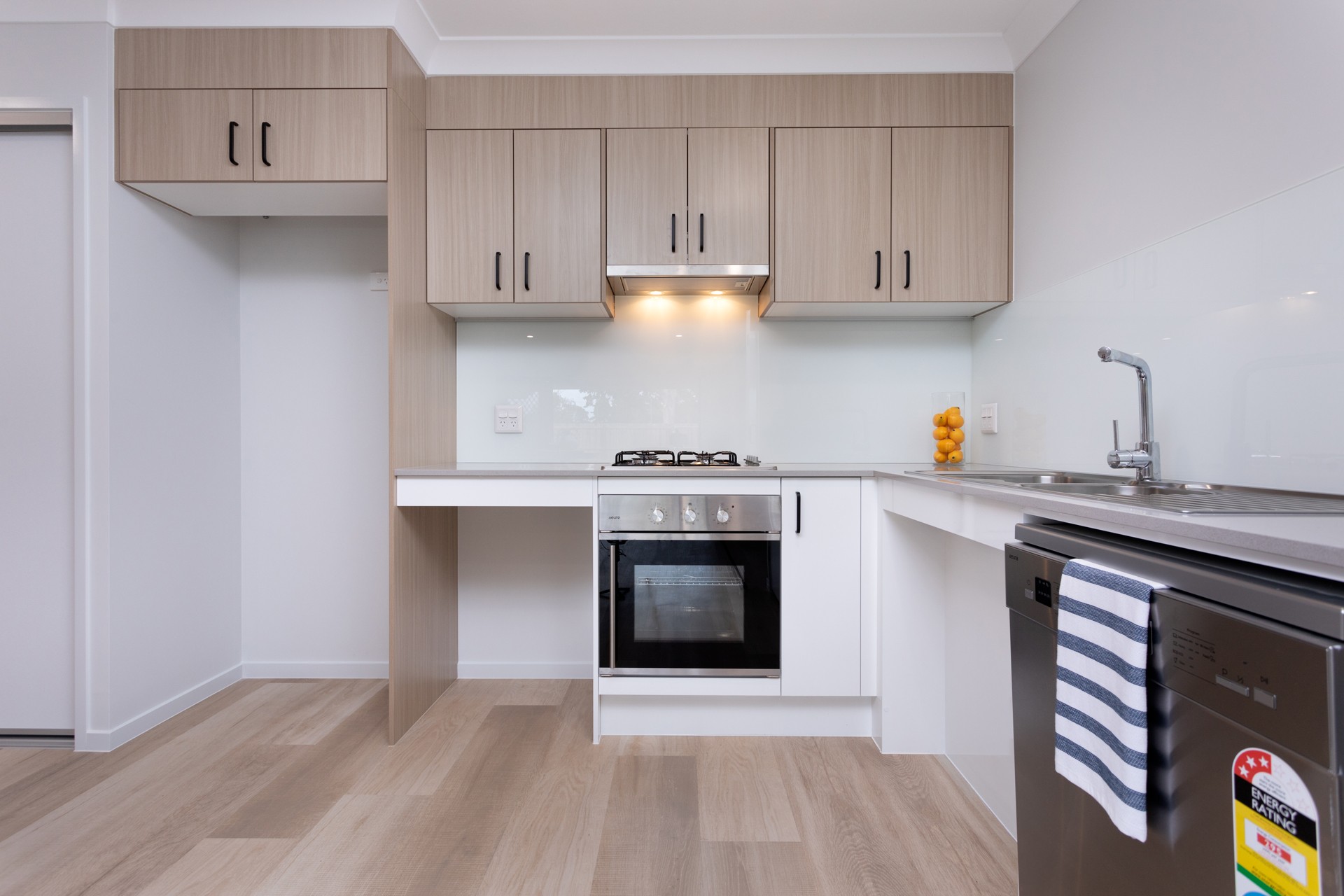 3 Bedroom home + OOA + extra living area in Strathpine, Queensland — Home image 8