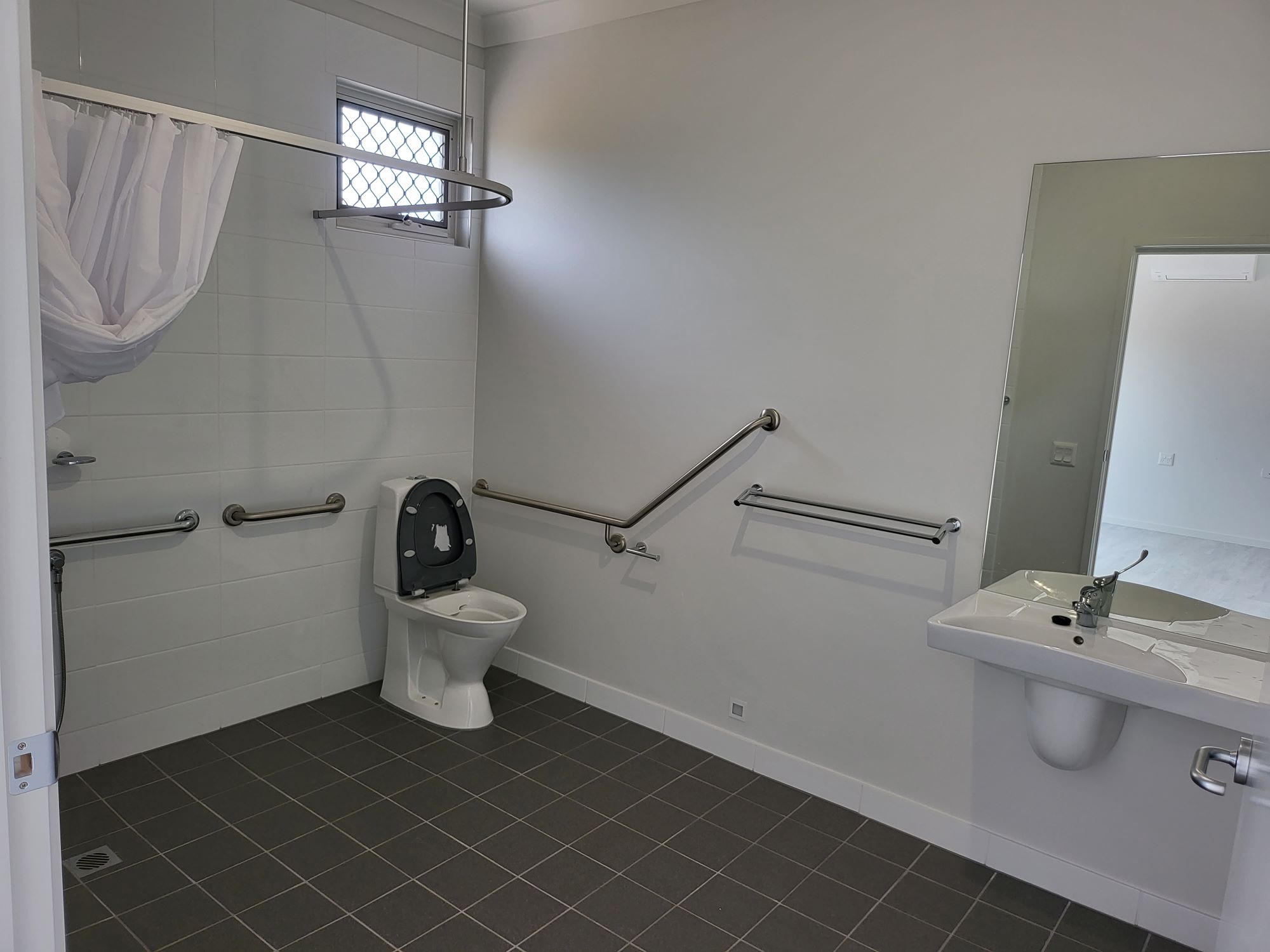 Deception Bay 3 Bed, 3 Bath +OOA — Home image 7
