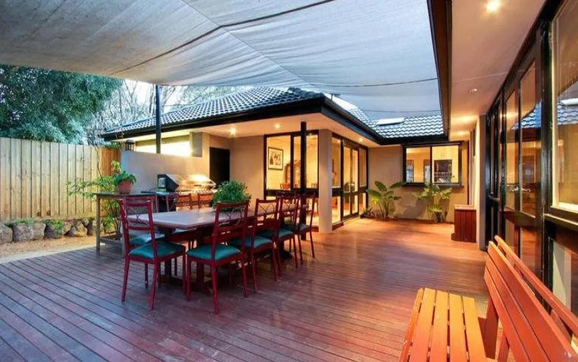 Bright and Supportive Accessible SIL in Croydon — Home image 2