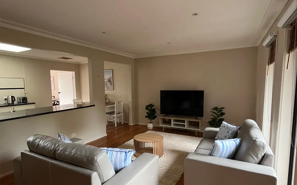 Bright and Supportive Accessible SIL in Croydon — Home image 5