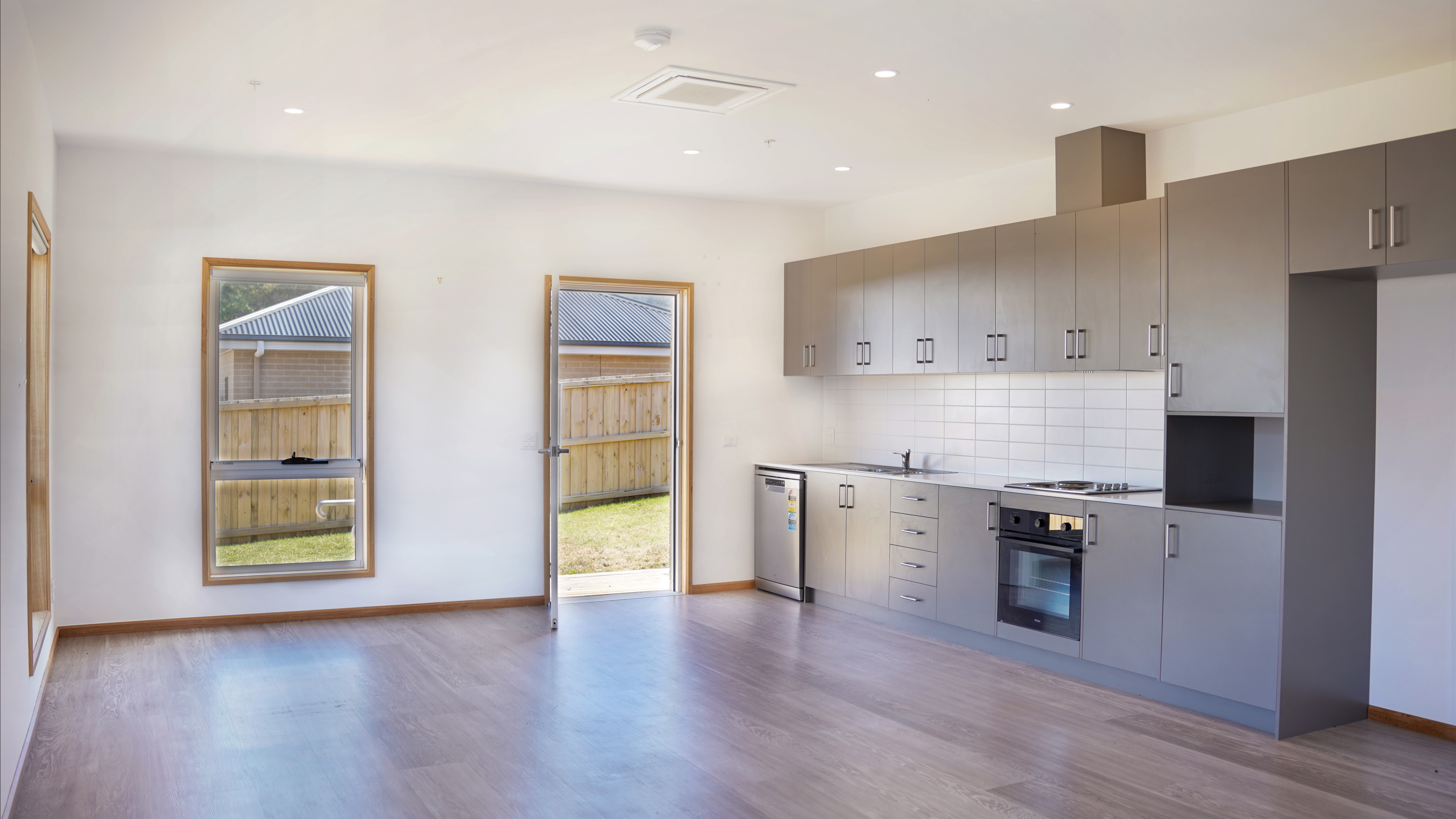 Stunning, brand new SDA property on Hobart's Eastern Shore — Home image 8