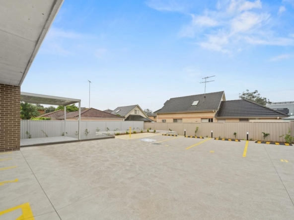 SIL Apartments Kingswood — Home image 10