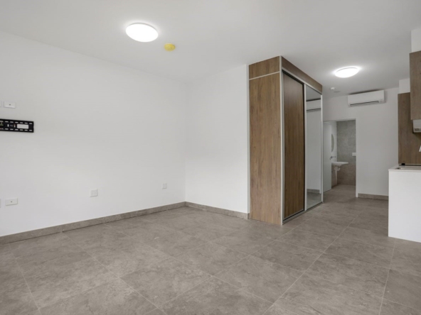 SIL Apartments Guildford West — Home image 8