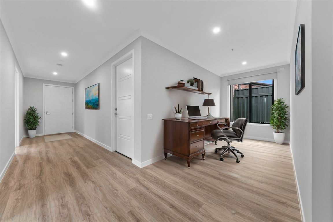 4 BR High Physical Support Home with 2 Living Areas – Tarneit — Home image 2