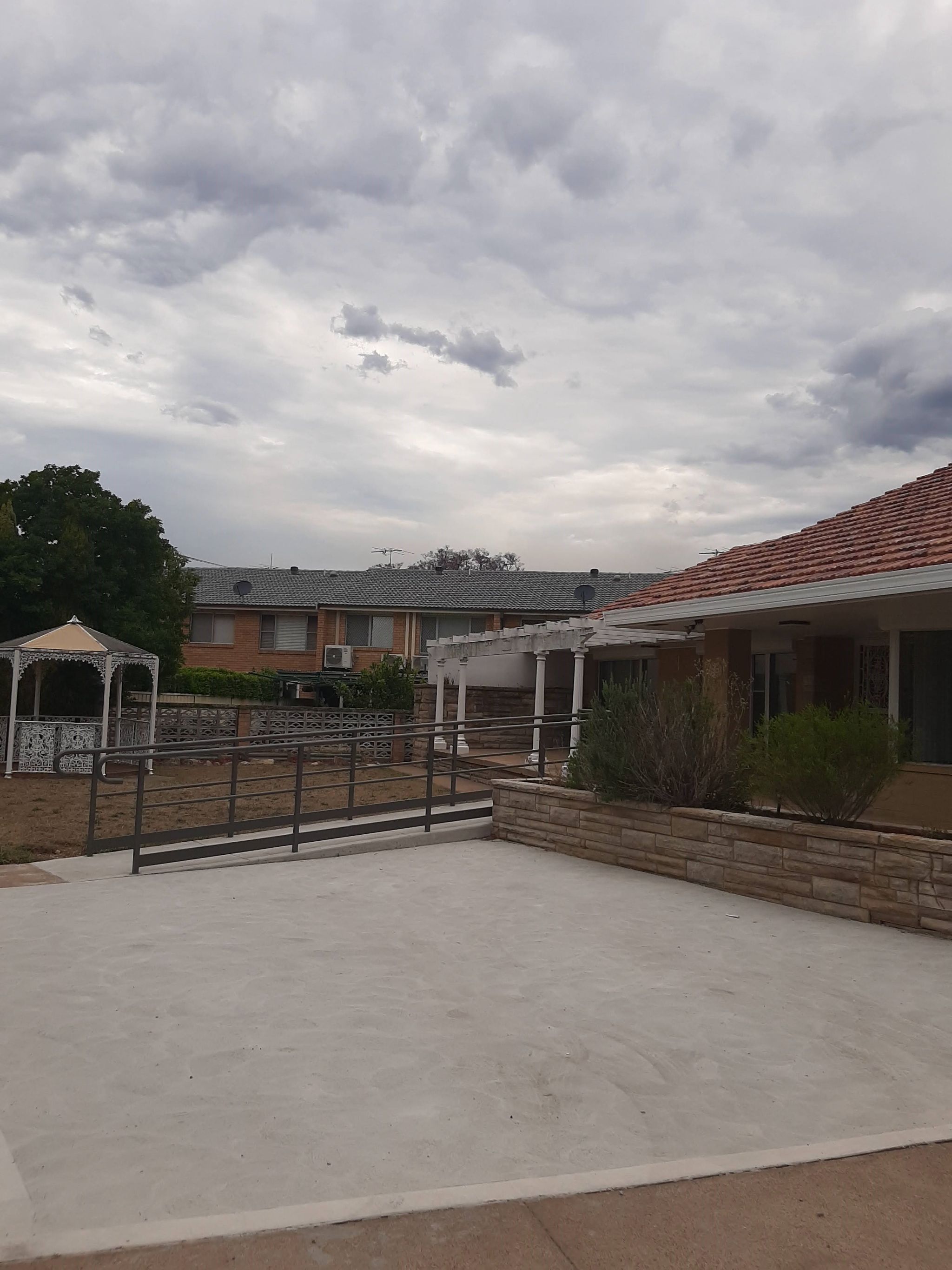 Beautiful Singleton SIL Home — Home image 3
