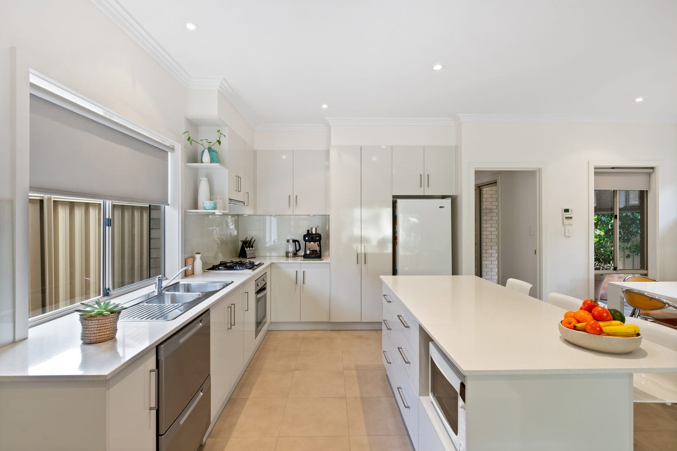 Clovelly Park — Home image 4
