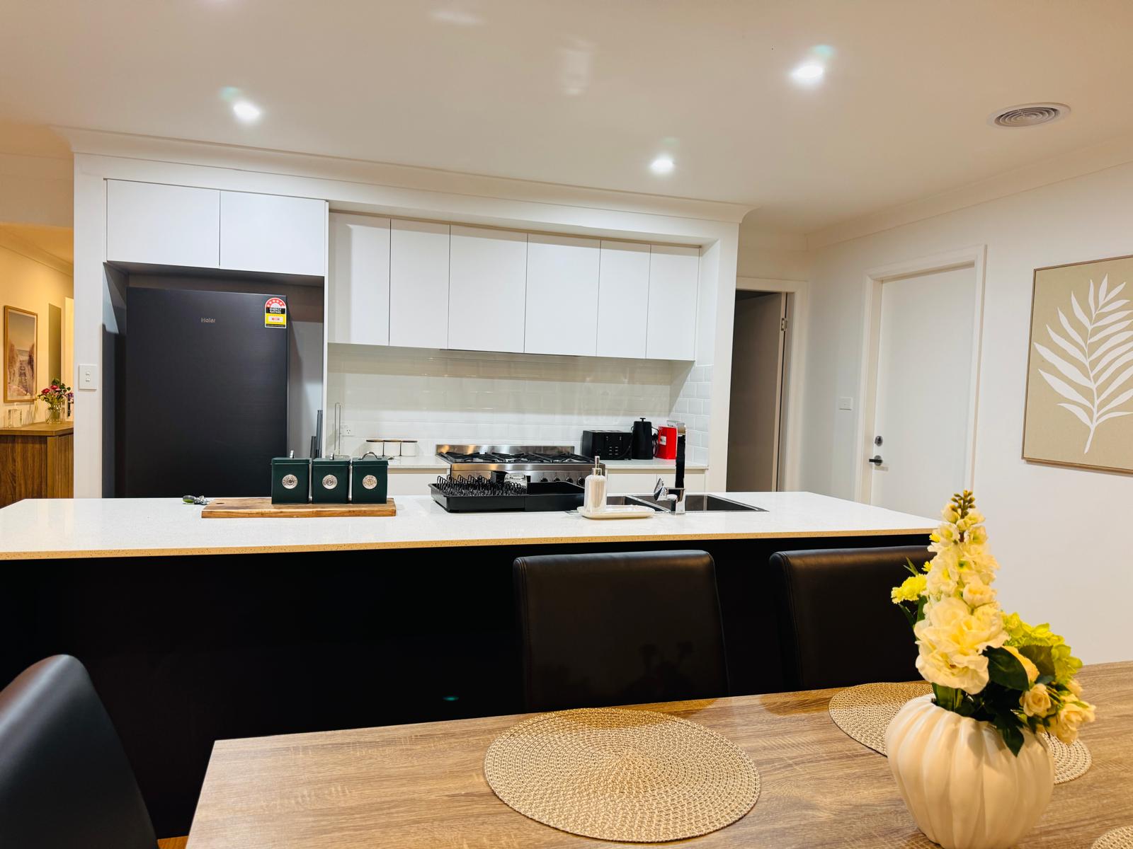 Modern Home with Exceptional Comfort and Convenience — Home image 6