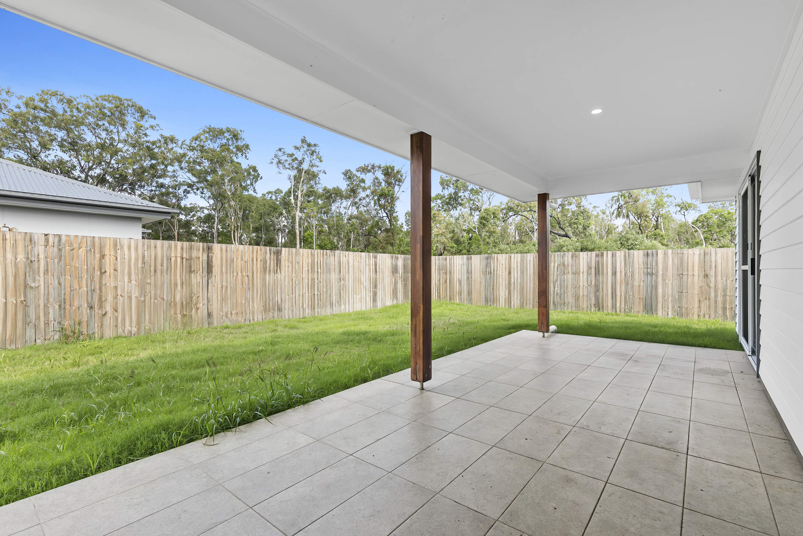 BURRUM HEADS, FRASER COAST, QLD – IMPROVED LIVEABILITY HOUSE — Home image 3
