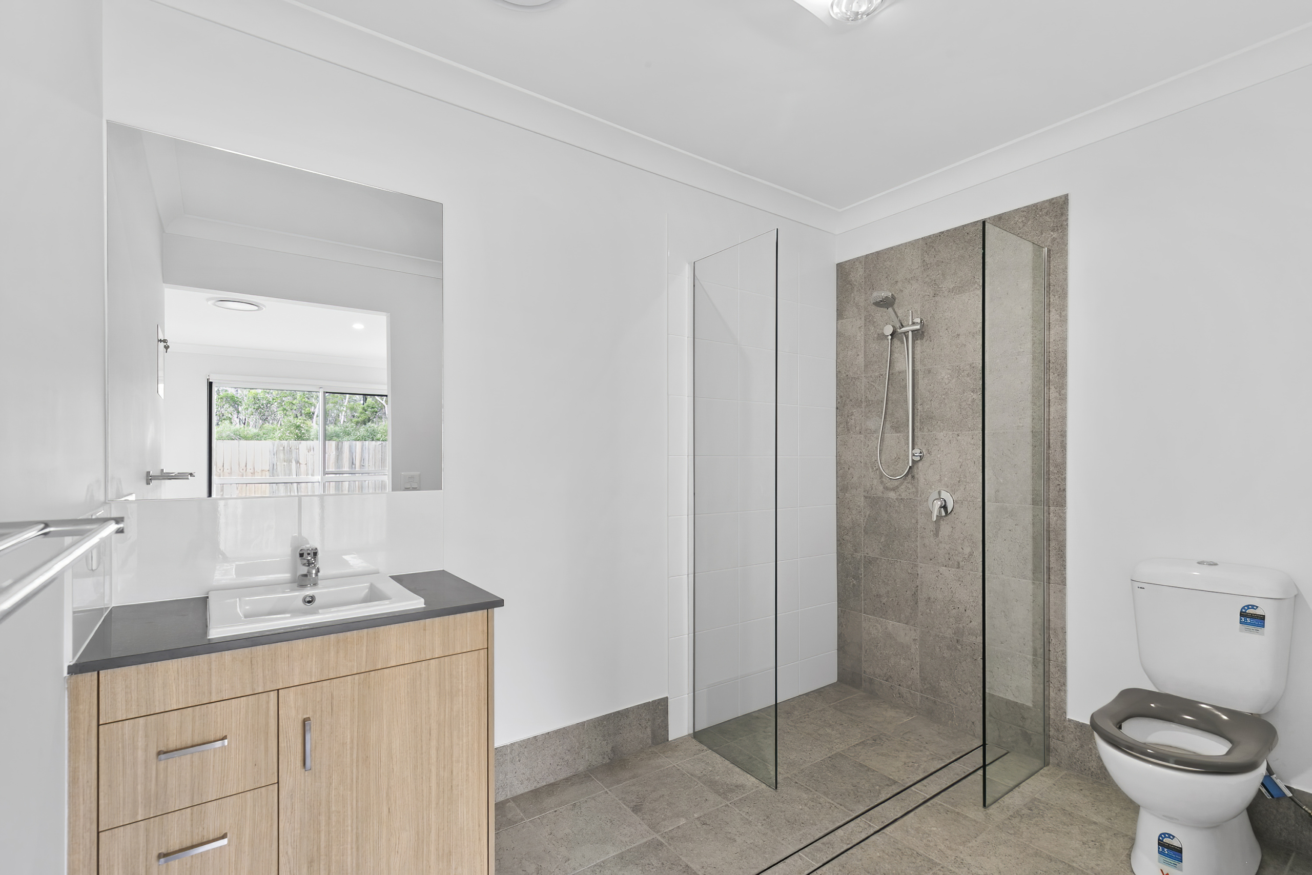 BURRUM HEADS, FRASER COAST, QLD – IMPROVED LIVEABILITY HOUSE — Home image 4