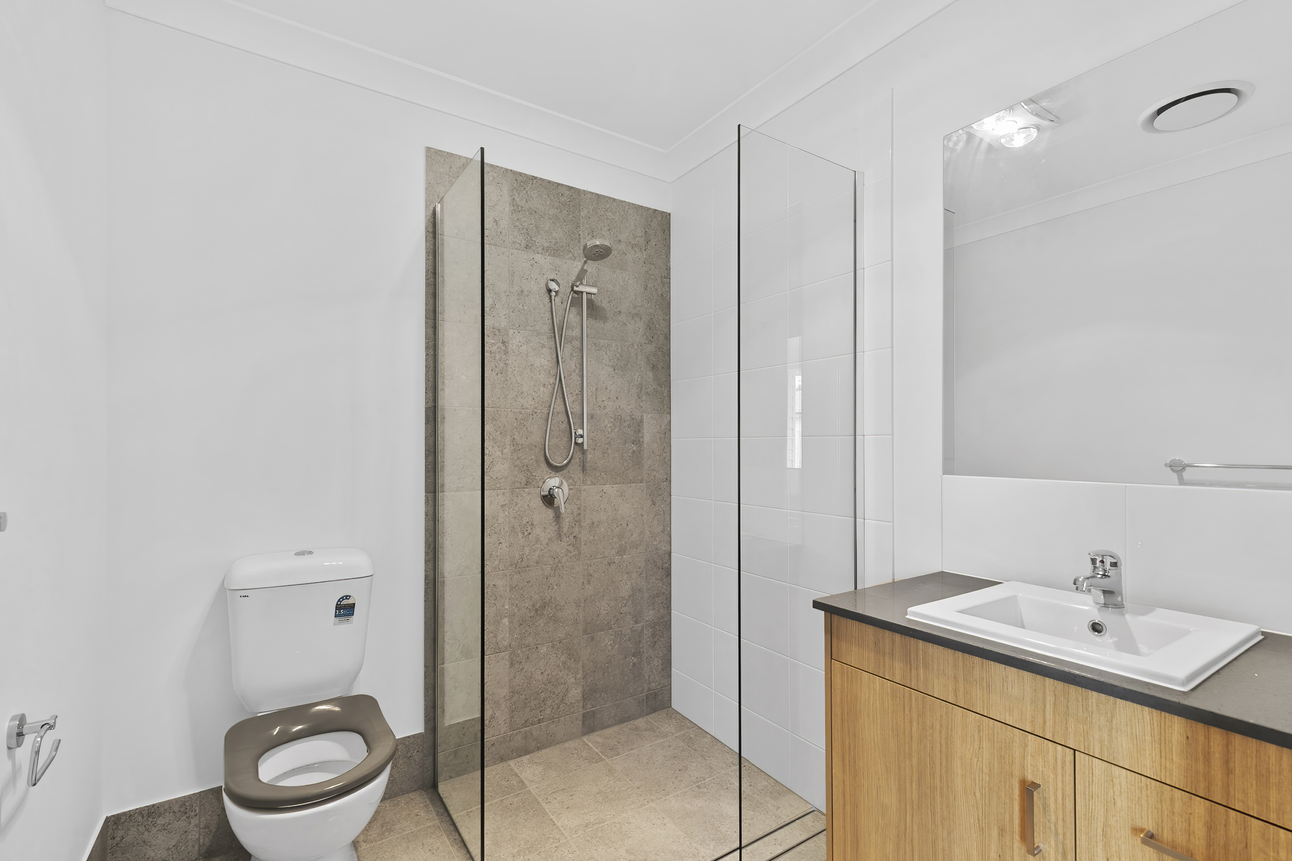 BURRUM HEADS, FRASER COAST, QLD – IMPROVED LIVEABILITY HOUSE — Home image 11