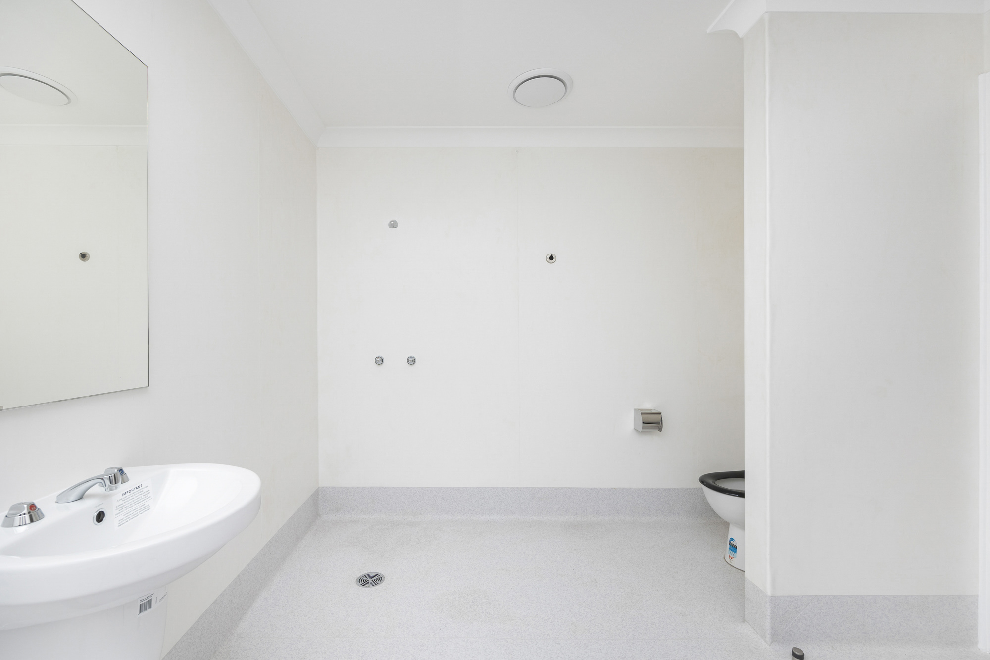 15 Frederick Cct, Eli Waters QLD 4655 — Home image 7