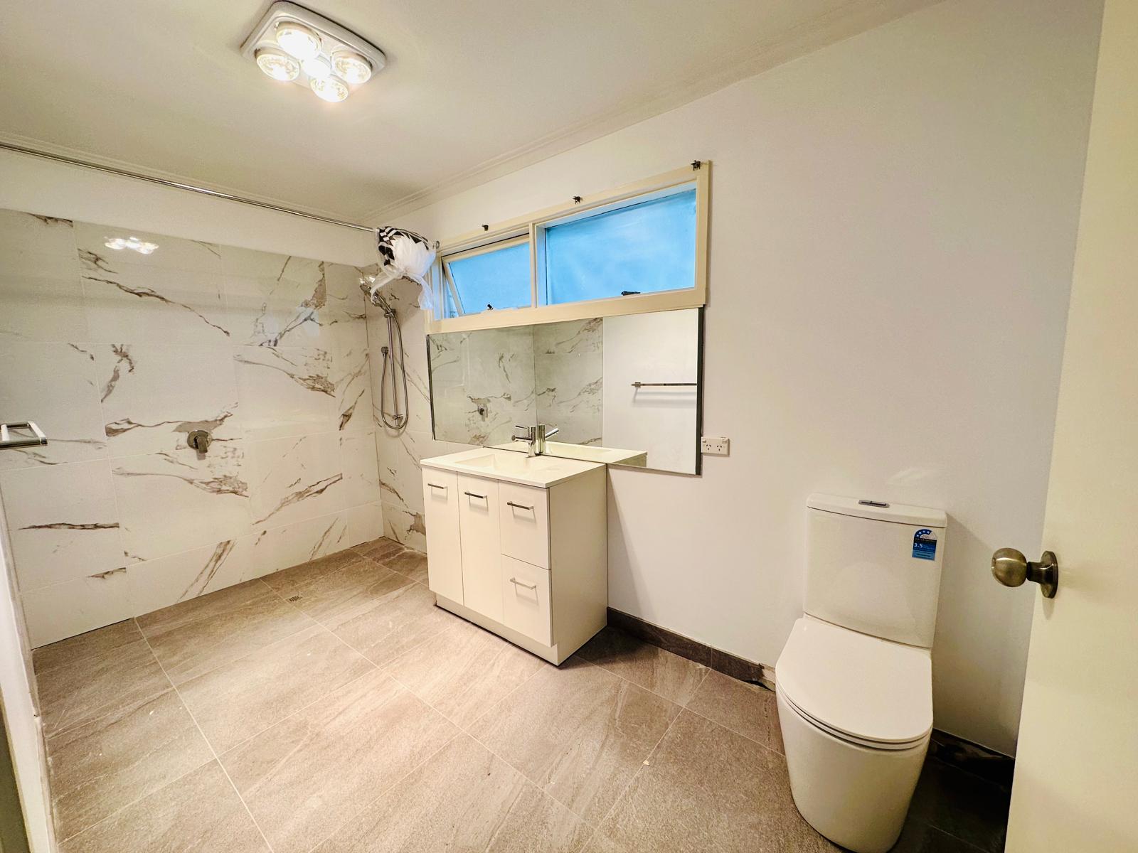 Fully accessible 4 bedroom SIL house-Newly renovated with Brand New Amenities — Home image 5