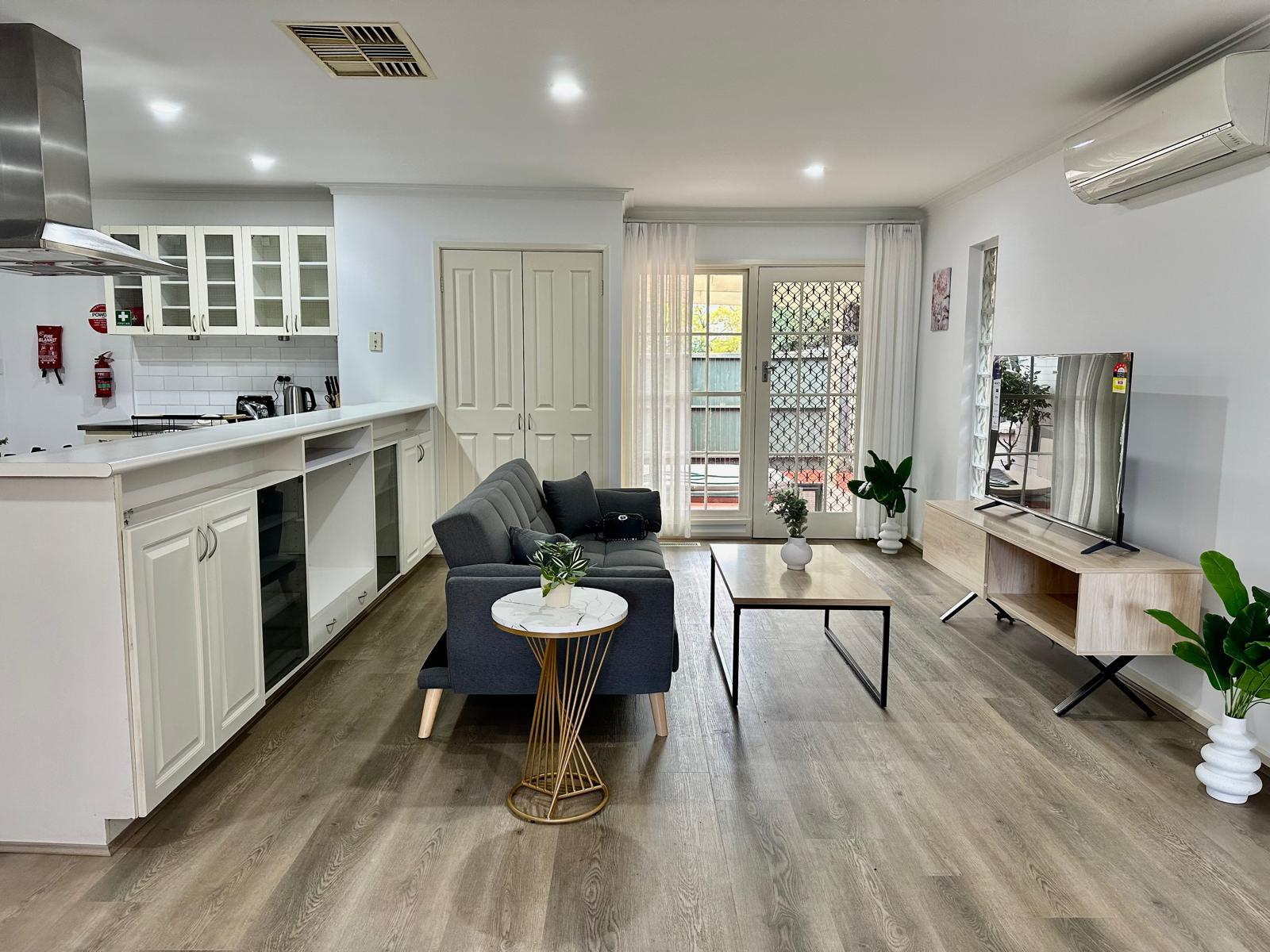 Fully accessible 4 bedroom SIL house-Newly renovated with Brand New Amenities — Home image 10