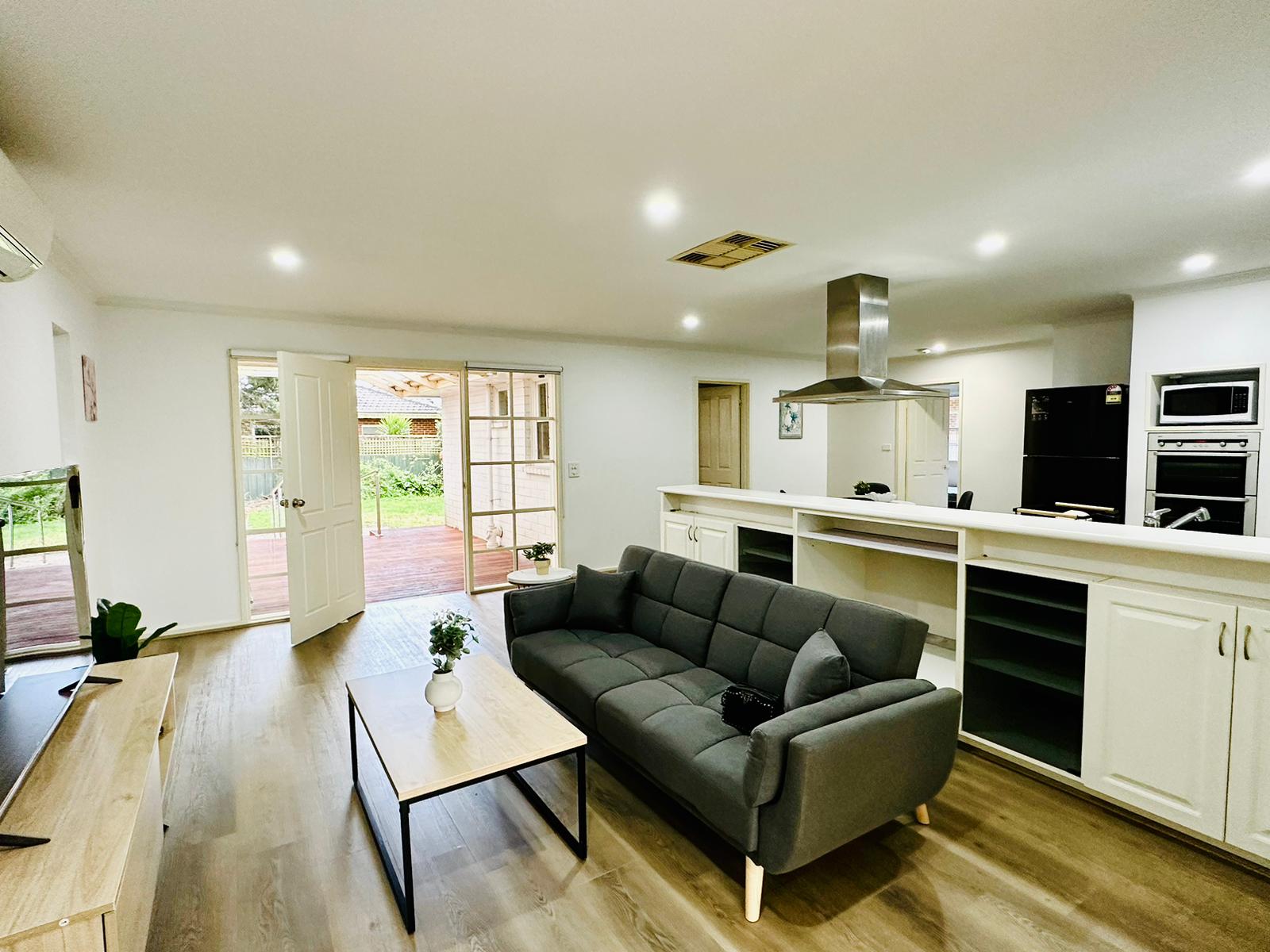 Fully accessible 4 bedroom SIL house-Newly renovated with Brand New Amenities — Home image 11