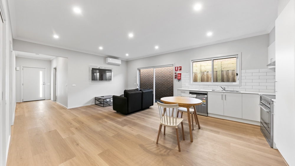 TWO SEPERATE, INDEPENDENT ROBUST RESIDENCES— ONE ROOF — Home image 3