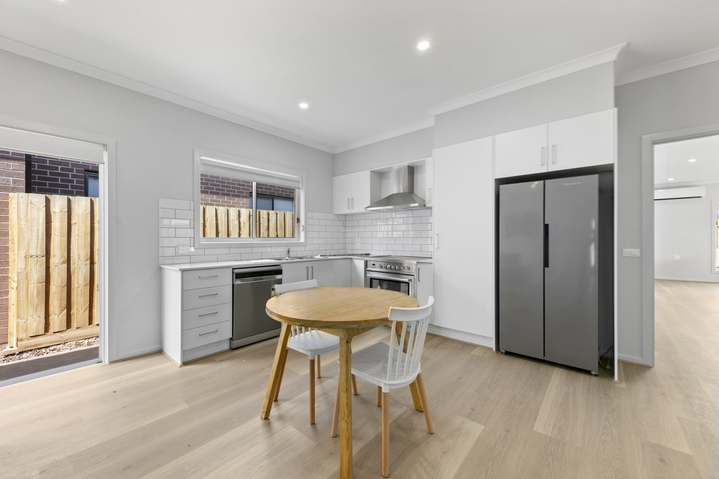 TWO SEPERATE, INDEPENDENT ROBUST RESIDENCES— ONE ROOF — Home image 4