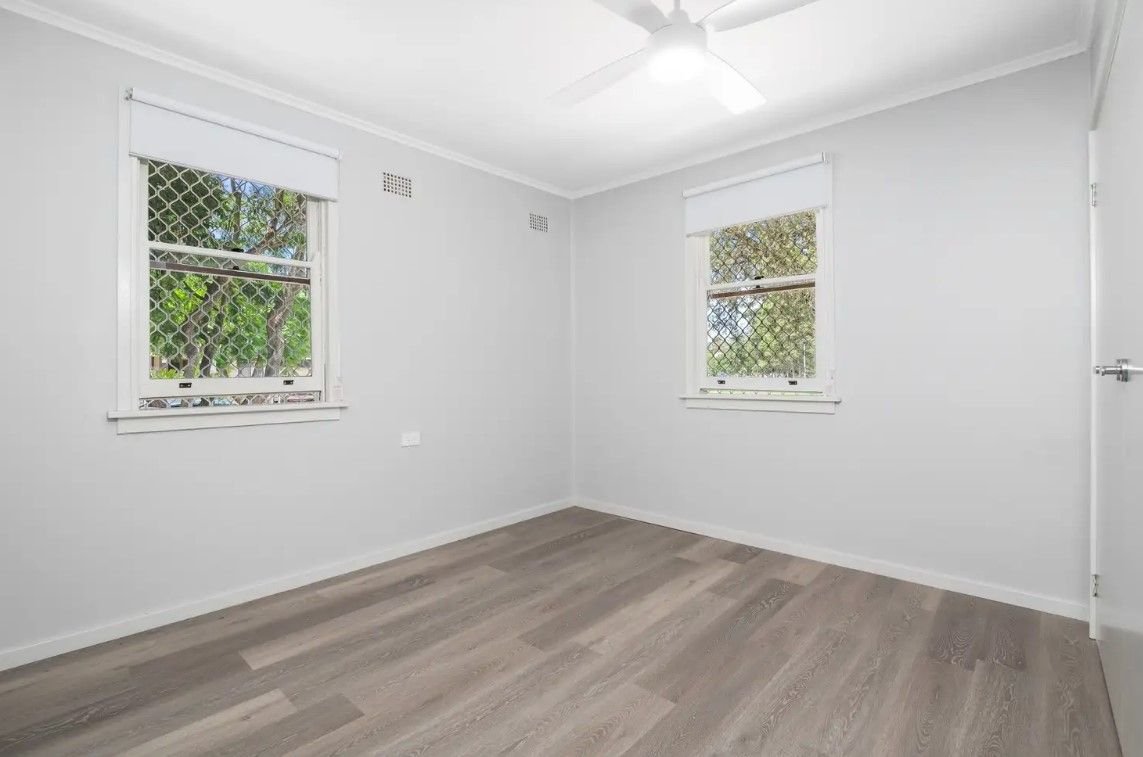 SIL Home in Kingswood — Home image 10