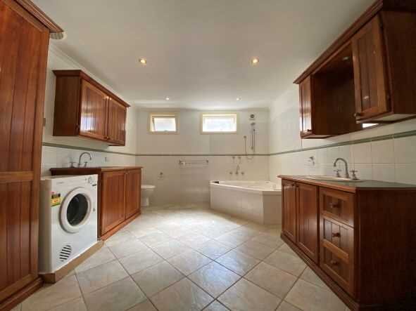 Central Box Hill Location! Great Accommodation for STA/MTA/SIL — Home image 4