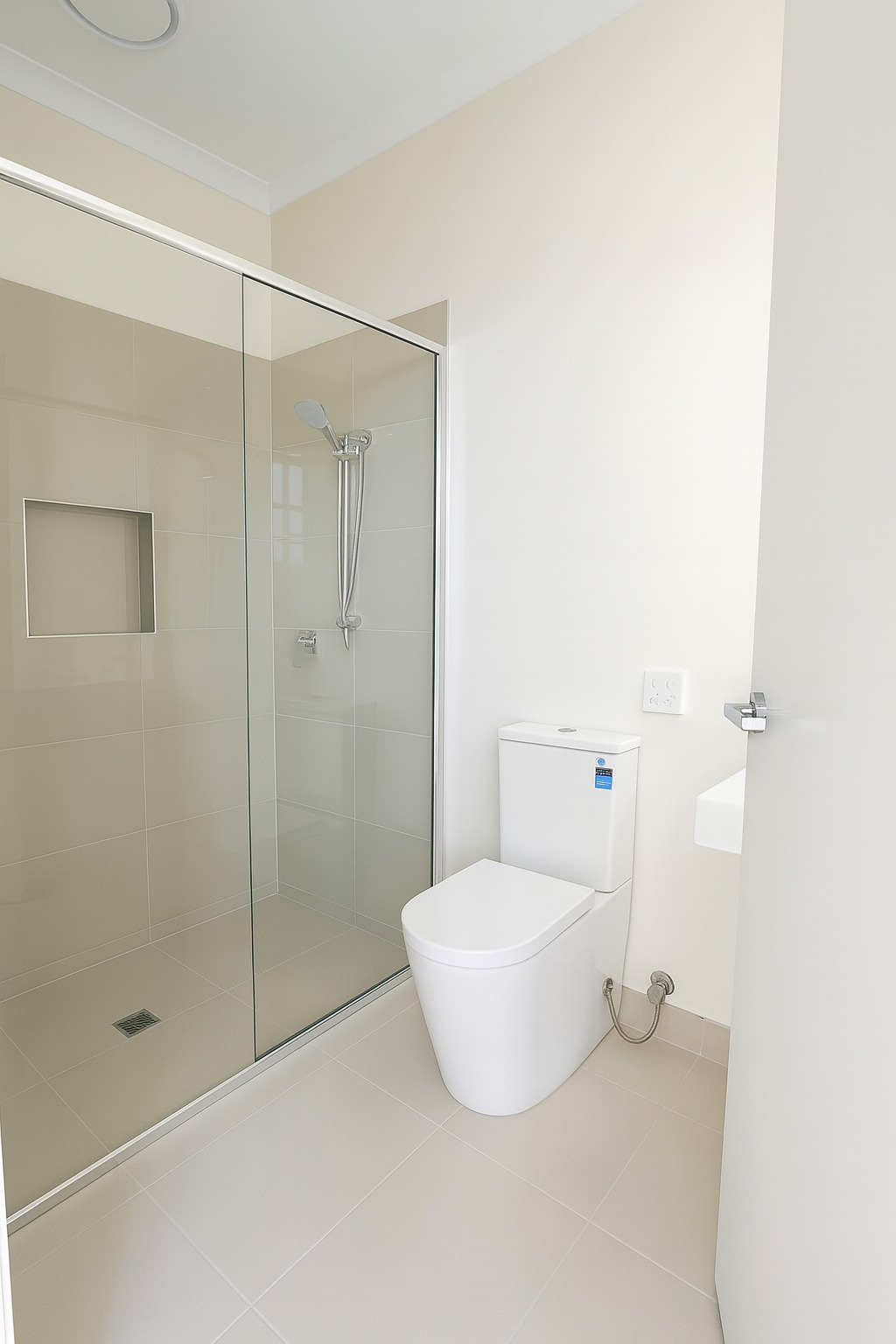 SDA HPS 2BEDROOM PLUS OOA IN TARNEIT VIC — Home image 4