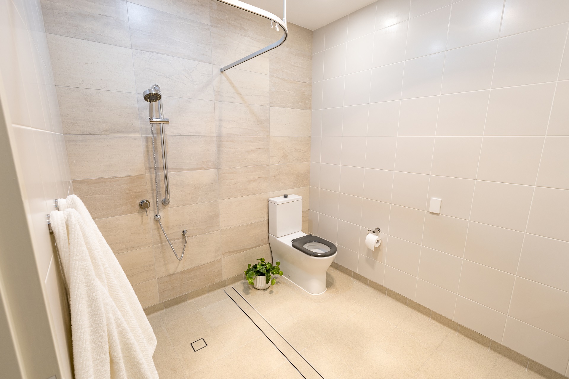 Accessible, Elegant Living with Stunning Views — Home image 4