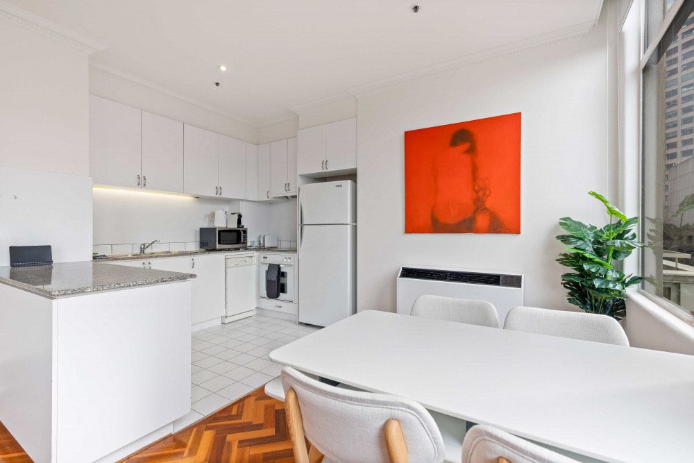 Chic 1-Bed Apartment In the Heart of Melbourne — Home image 3