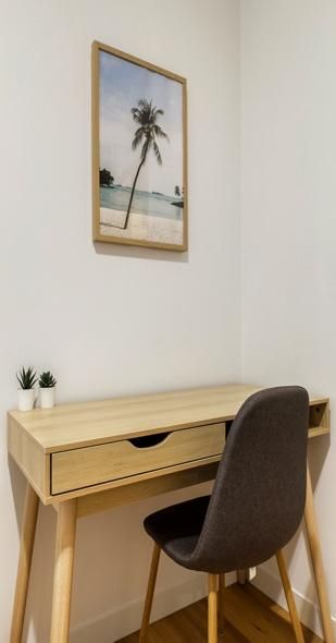 Fitzroy North 2-Bed Gem, 15 Minutes Tram to CBD Fitzroy North, — Home image 2